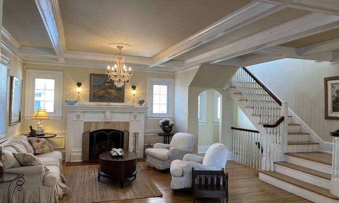 Ventnor City House | Luxury 6 bed. Beach Block Mansion!
