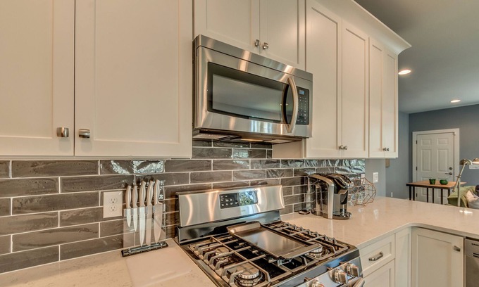 Buena Vista House | M&J's Place: a new downtown home with rooftop deck