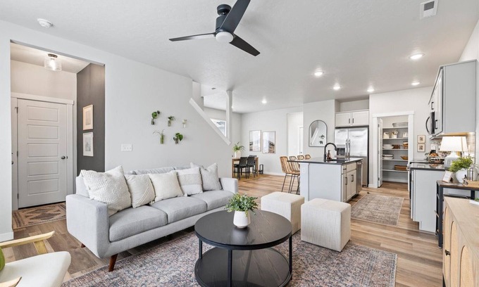 Meridian House | Magnolia Inspired, 3br, Loft, Waffle Bar, Playground, Great Location, Shops and Dining Nearby