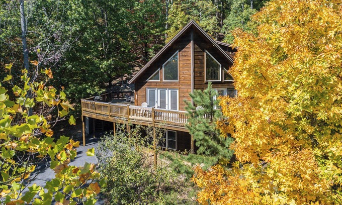 Massanutten Cabin | Massanutten Resort log home -slope & unobstructed Mountain View’s