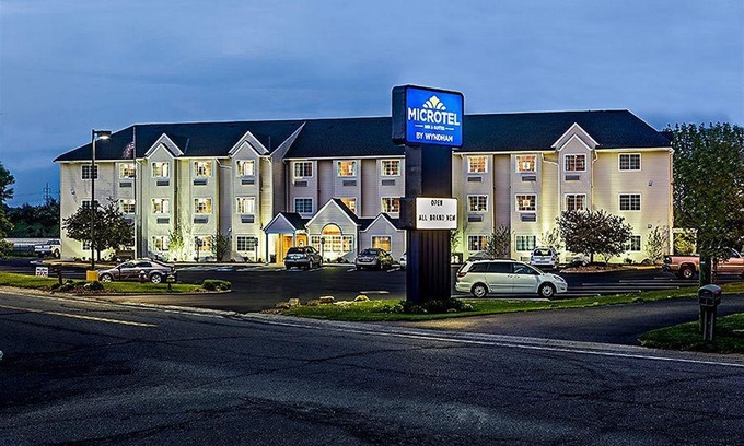 North Canton Hotel | Microtel Inn and Suites North Canton