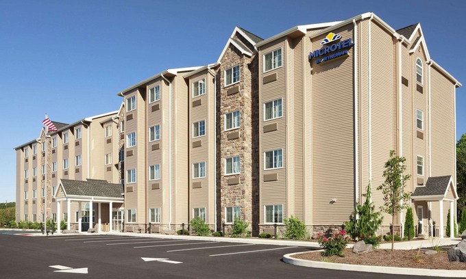 Wilkes-Barre Hotel | Microtel Inn & Suites by Wyndham Wilkes Barre