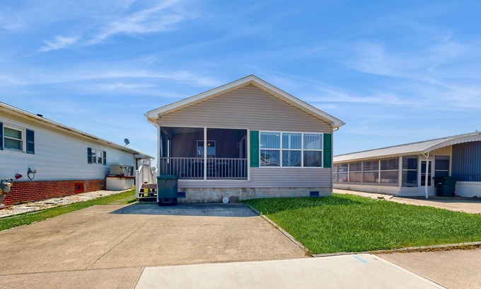 Montego Bay House | Montego Bay Retreat | Pools, Mini-Golf & Tennis | Near Beach & Northside Park