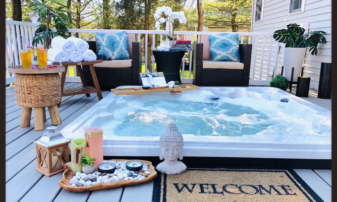Pocono Summit House | ✨★NEW★✨🚣♂️LAKEFRONT⛱SKI⛷🏂★Kalahari★Hot Tub★Mini Golf★BOOK NOW!★