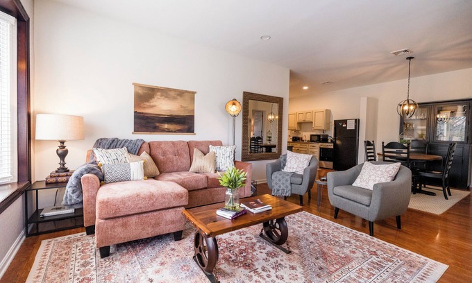 Gordonville Apartment | Newly renovated Carriage House, on lovely property near Intercourse, PA