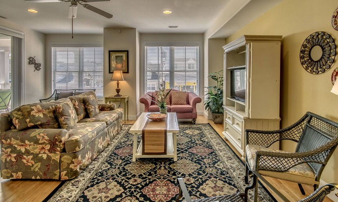 North Wildwood Condo | North Wildwood Luxury Condo - 1 Block to BEACH - INQUIRE about DISCOUNTS