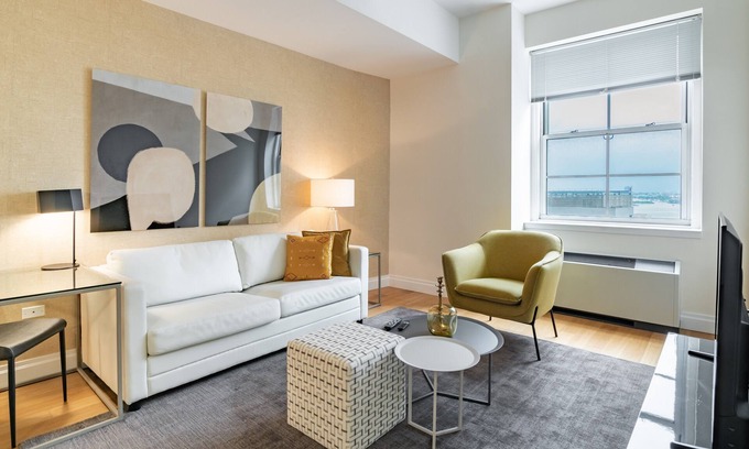 Battery Park City Apartment | One Bedroom in Prime Financial District Location