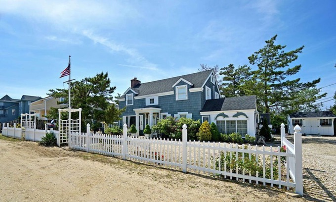 Mantoloking House | Patriot's Paradise - An Oasis just 72 steps from Private Beach + Hot Tub