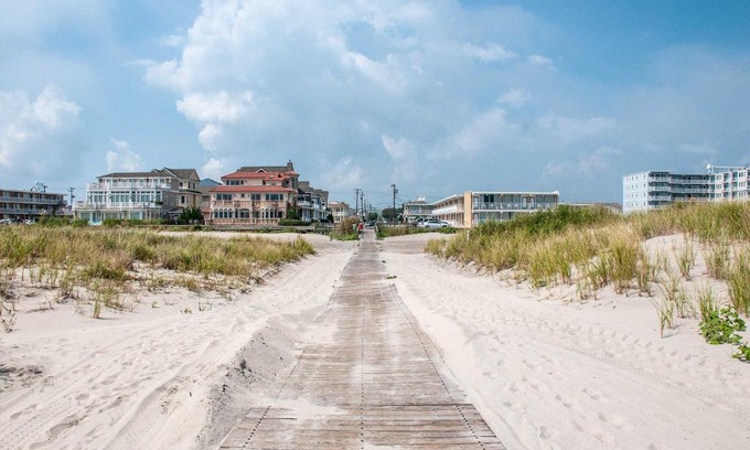 Wildwood Crest Apartment | Pet-Friendly Getaway with Patio, Less Than 1 Block to Beach!
