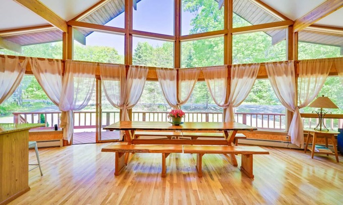 Tafton House | Pocono Chalet ~ Heated Pool ~ Sauna ~ Firepits ~ Game Room ~ Fireplaces