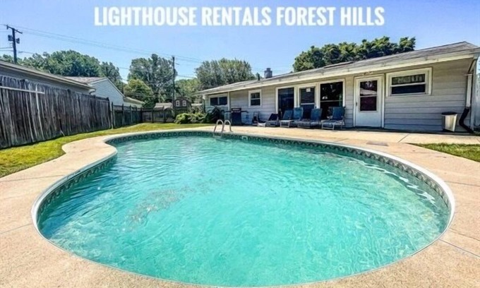 Huron House | POOL OPEN! 15 Minutes to Cedar Point