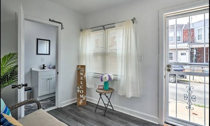 Philadelphia Resort | Private room ∙ 1 guest