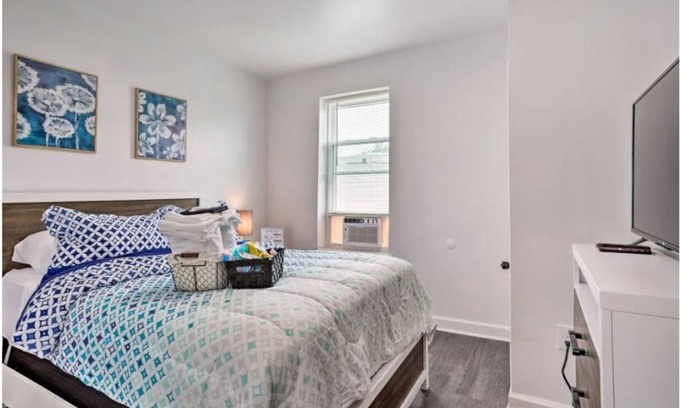 Philadelphia Resort | Private room ∙ 1 guest