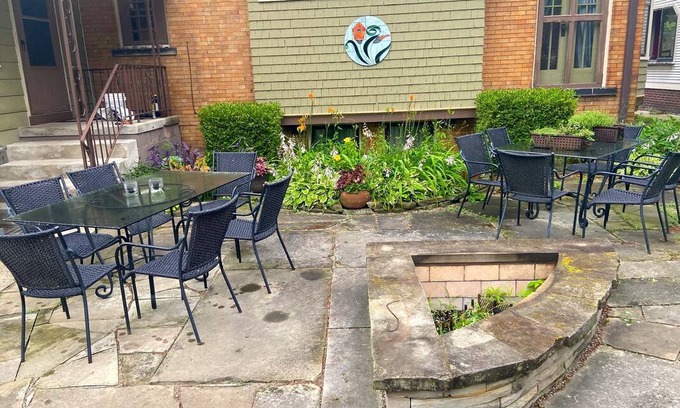 Downtown Toledo Resort | Private room ∙ 2 guests