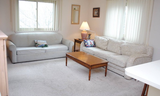 Caine Woods Condo | Quaint, but pristine 2-bedroom condo with free WiFi and an outdoor pool located uptown on the bayside in a peaceful, family-friendly neighborhood!
