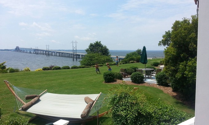 White Stone House | Rappahannock River 4 bdr 3 1/2 bath overlooking the River w/pool as in season.nn