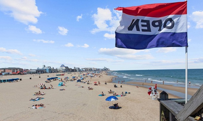 Midtown Ocean City Condo | ποΈ Relaxing & Carefree Ocean Block condo, pool. Newly Renovated!ποΈ