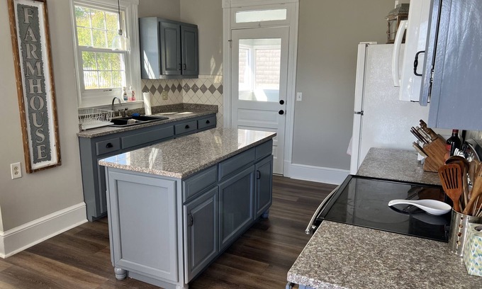 Hancock House | Renovated Farmhouse located near the C and O Canal
