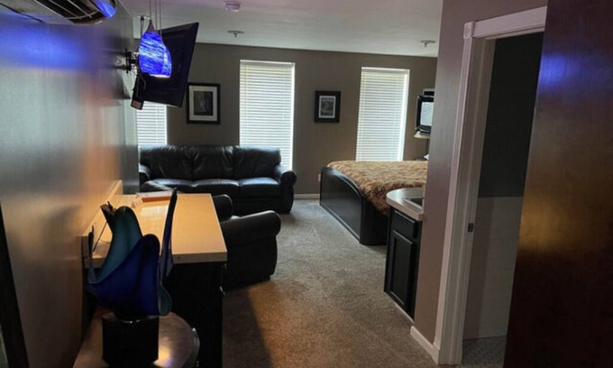 Corning Apartment | ROOM 2 King Guestroom