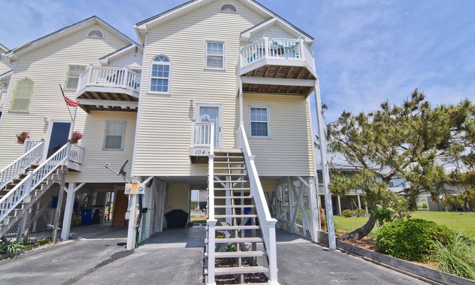 North Topsail Beach House | Sandy Toes & Fairytales at Sam’s Castle