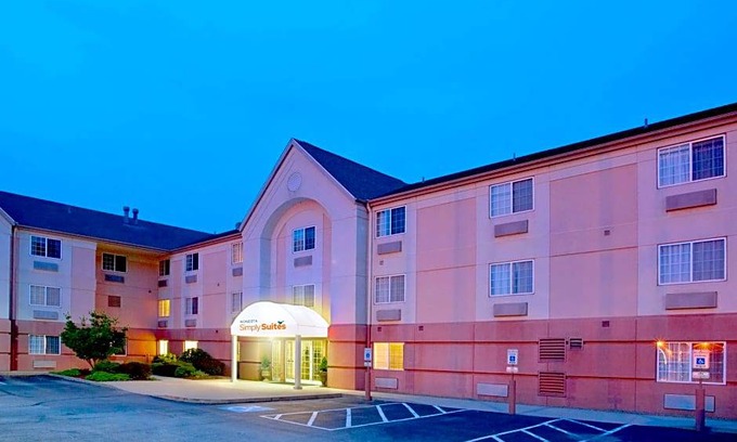 South Hills Hotel | Sonesta Simply Suites Pittsburgh Airport