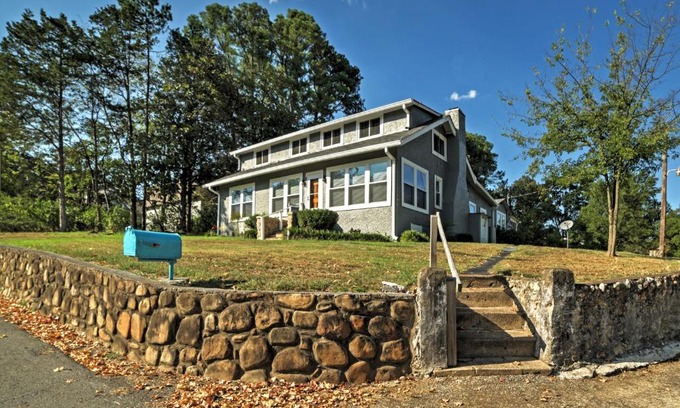 East Ridge House | Spacious, Historic Home Only 6 Mi to Dwntwn Chatt!