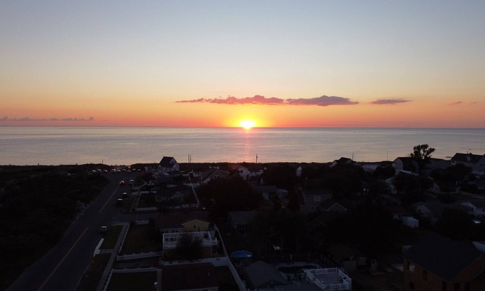 North Cape May House | Spectacular Delaware Bay views 2 blocks from the beach!