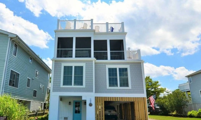 Bethany Beach House | Steps to the Beach - Immaculate 7 BR - In-Town -108 Wellington Pkwy. Bethany