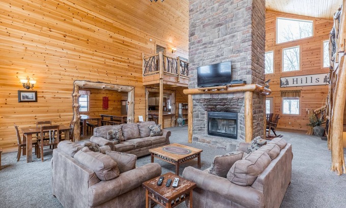 Rockbridge Cabin | Stunning 7 bedroom lodge with in-ground pool! Just minutes from Cantwell Cliffs!