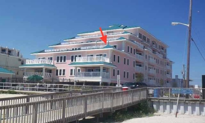 Wildwood Crest Condo | Stunning Oceanfront Condo. 4BR, + Den, Beach Views ALL Windows, 2200sqft 2 enjoy