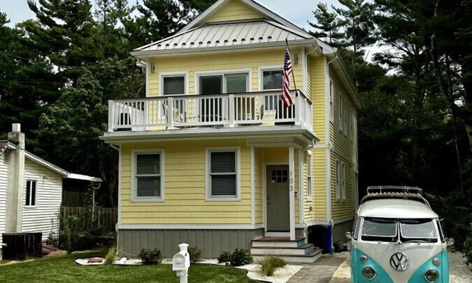 North Cape May House | SUR LA MER is a new stunning bayside retreat 2 blocks from the bay beach