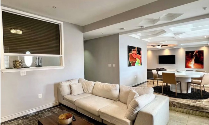 Center City East Apartment | The 4BD Penthouse w/Amazing location & Patio