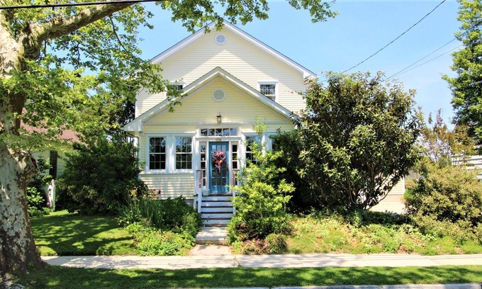 Village Green House | The Duck Pond Cottage presented by Homestead Real Estate!