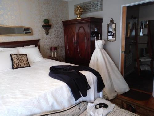 Moosic House | The guest house at the regina house tea room