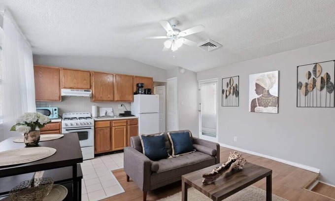 Bella Vista Apartment | This apartment is a 1 bedroom(s), 1 bathrooms, located in Philadelphia, PA.