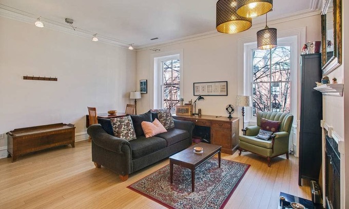 Spring Garden Apartment | This other is a 2 bedroom(s), 2 bathrooms, located in Philadelphia, PA.