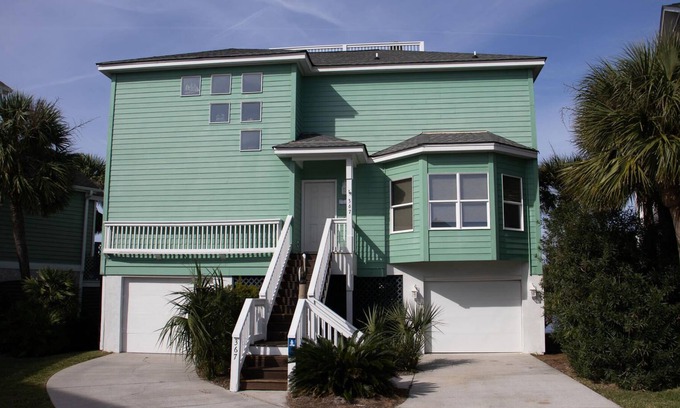 Saint Helena Island House | Two-Story Family Home w/ Two Large Decks & Amazing Ocean Views