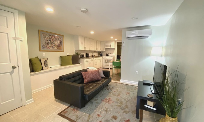 Near Northeast Apartment | Unbeatable location, Steps to Union Station and Minutes to Downtown