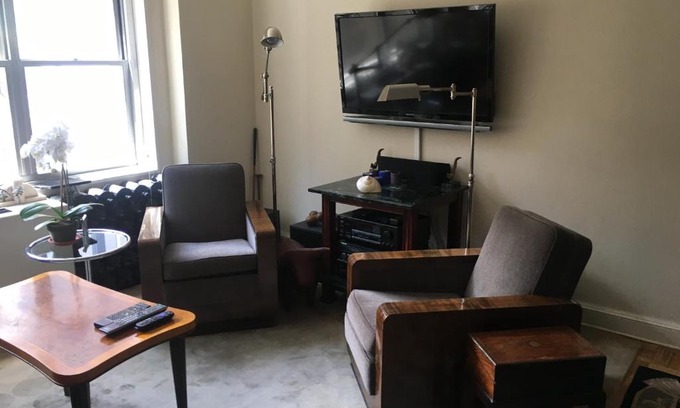 Midtown East Apartment | Upscale, large, high-ceilings, mid-town doorman NYC apartment centrally located