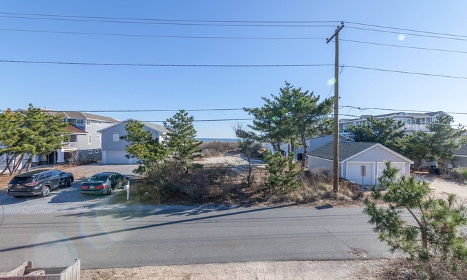 Fenwick Island House | Walk to the Beach Ocean Views 3BR Home Sleeps 8 w/Parking