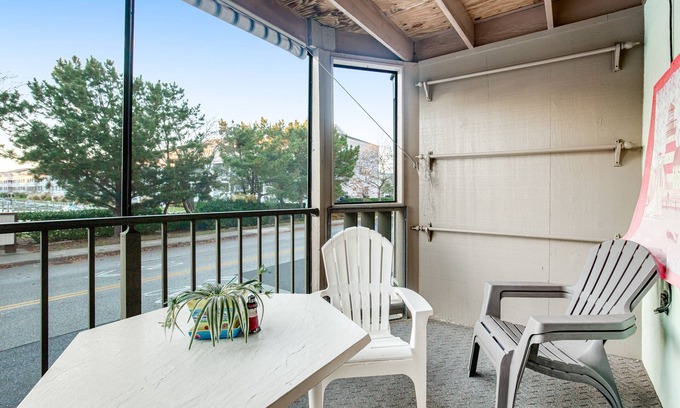 North Ocean City Condo | Water View Condo with Full Kitchen, Central AC, Balcony, and Free WiFi