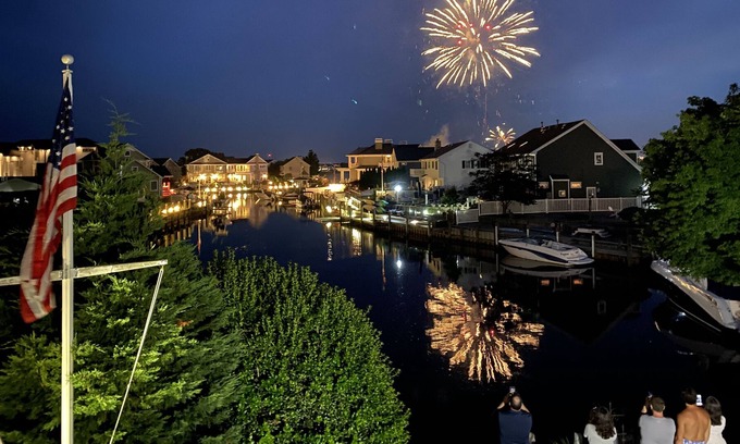 Point Pleasant House | Waterfront family oasis