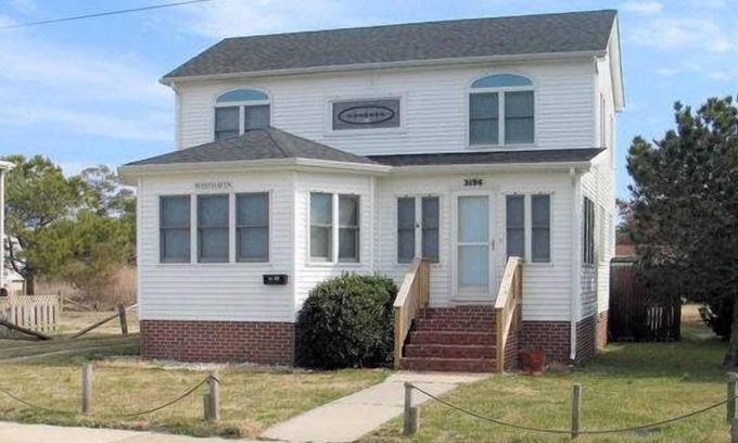Chincoteague House | West Haven - 3BR Waterfront home with dock , NO LINENS