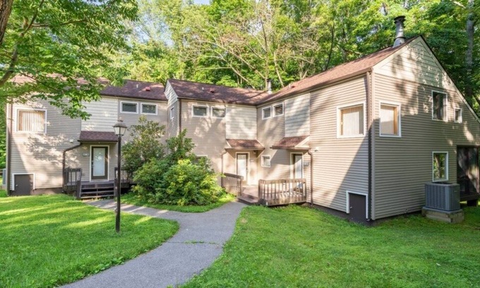 East Stroudsburg Condo | Wyndham Resorts at Shawnee Village - 2 Bedroom Villa