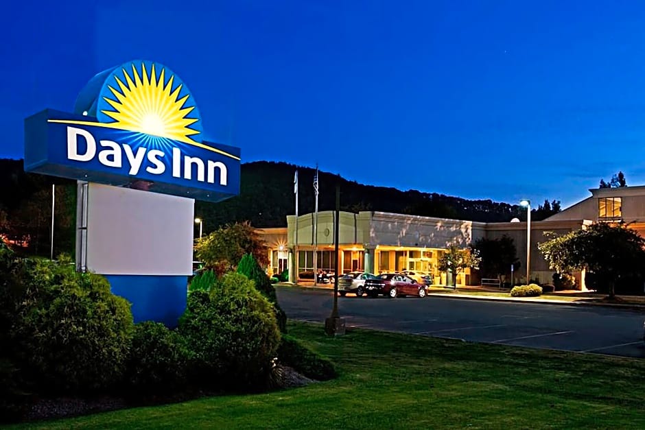 Warren Hotel | Days Inn by Wyndham Warren