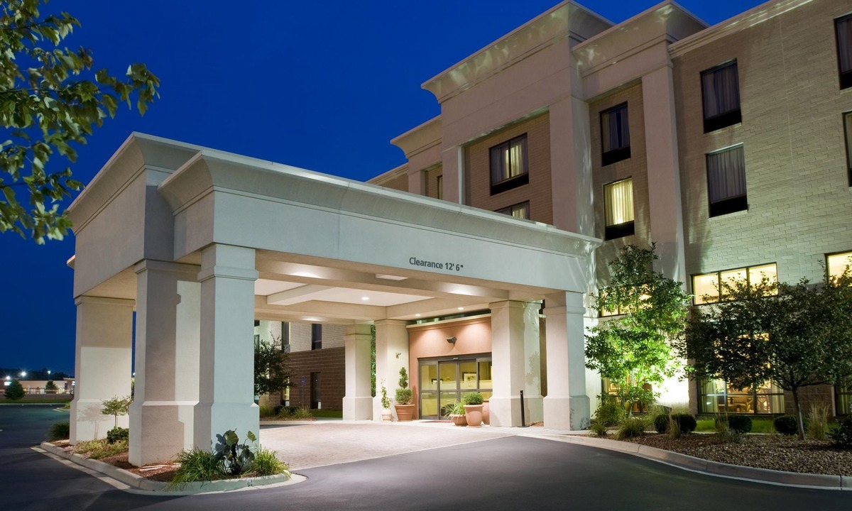 West Chester Hotel | Hampton Inn & Suites Cincinnati-Union Centre