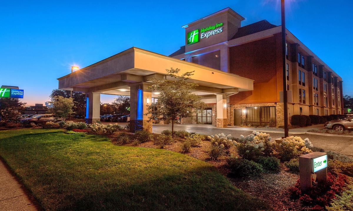New Pathways Hotel | Holiday Inn Express Memphis Medical Center - Midtown, an Ihg Hotel