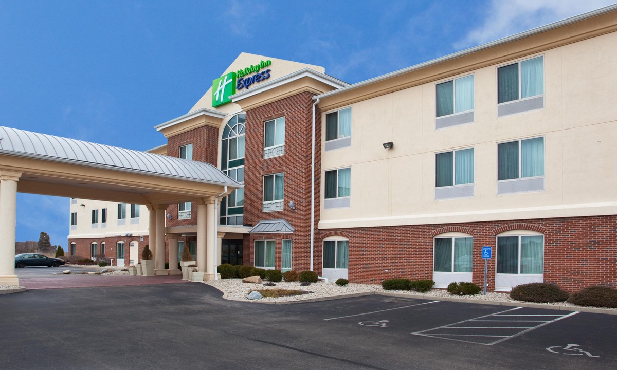 Blue Ash Hotel | Holiday Inn Express Hotel & Suites Cincinnati-Blue Ash, an Ihg Hotel