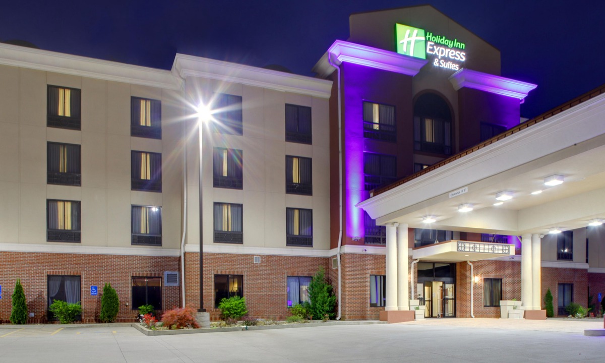 Cross Lanes Hotel | Holiday Inn Express & Suites Cross Lanes, an Ihg Hotel