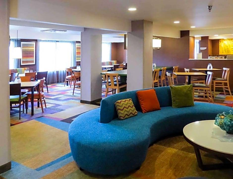 Cranberry Township Hotel | 2-Star Hotel ∙ Quality Inn Cranberry Township